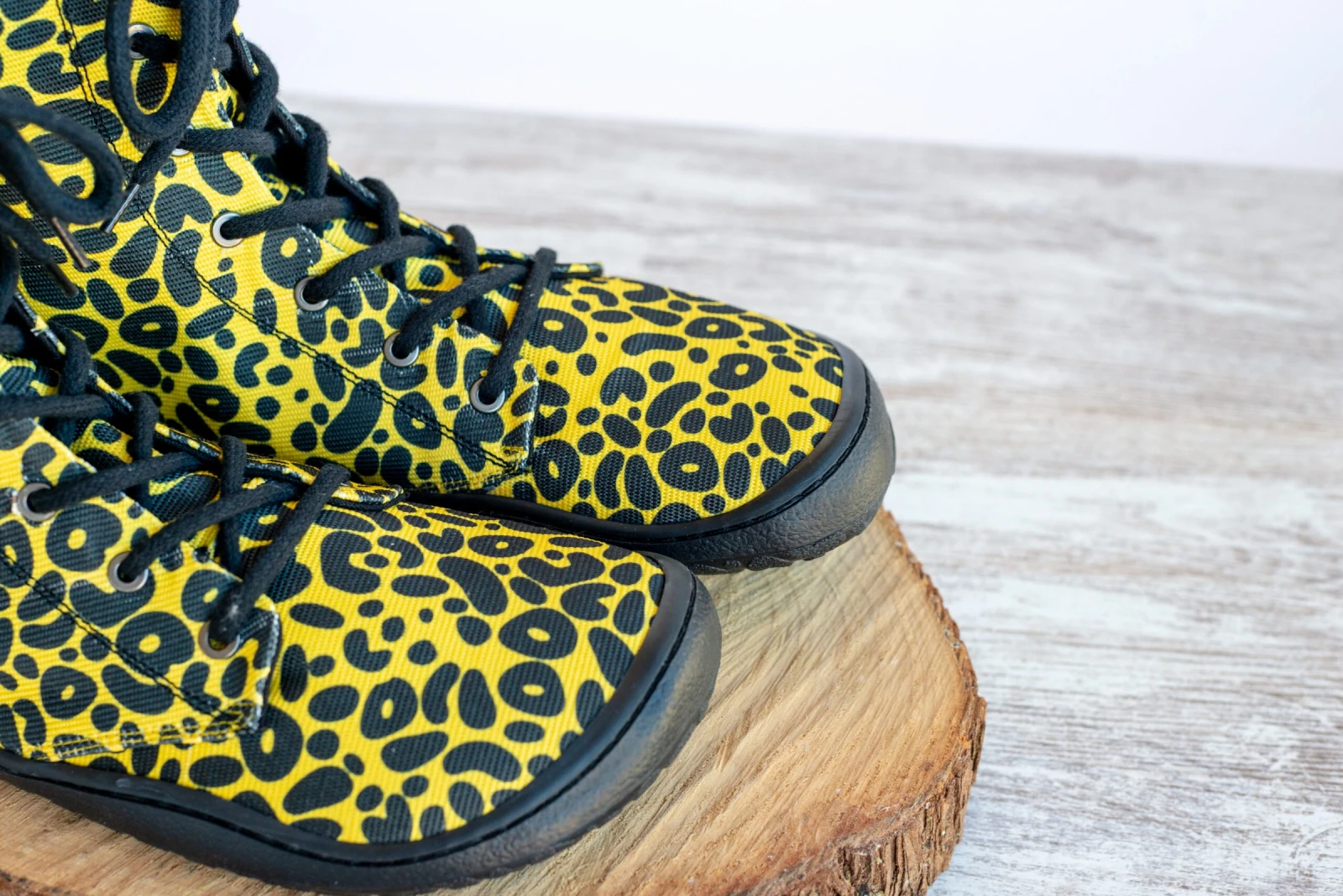 Босоногие ботинки Sambas the bambas Leo Amarillo — жёлтые леопардовые