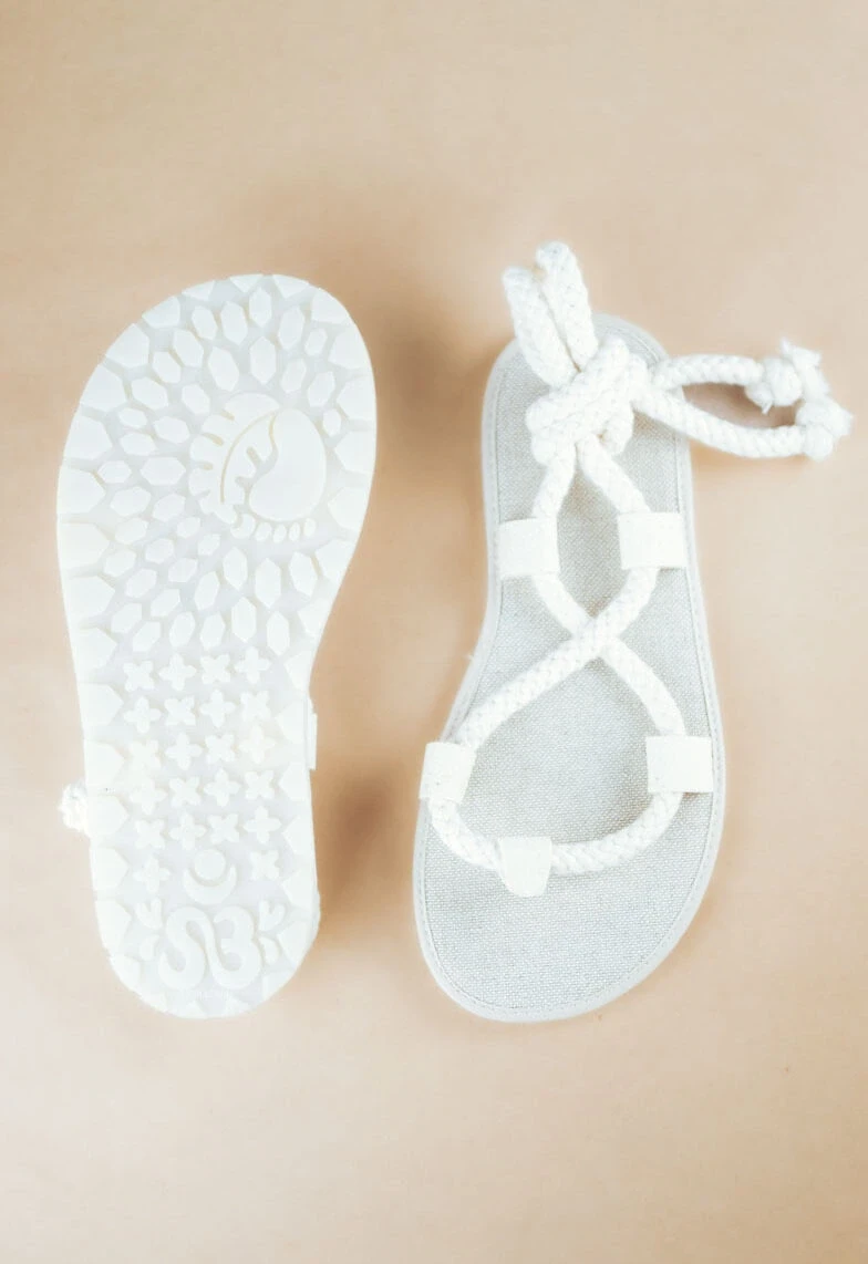 Босоногие сандалии Sambas the bambas Ceres — светлые